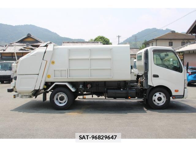 Hino DUTRO 2015-02 7793425-4