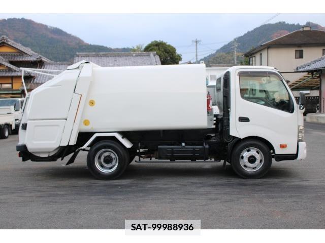 Hino DUTRO 2013-09 7793436-4