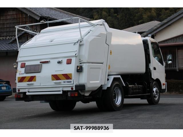 Hino DUTRO 2013-09 7793436-6