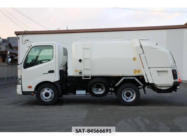 Hino DUTRO 2013-11 7793439-3