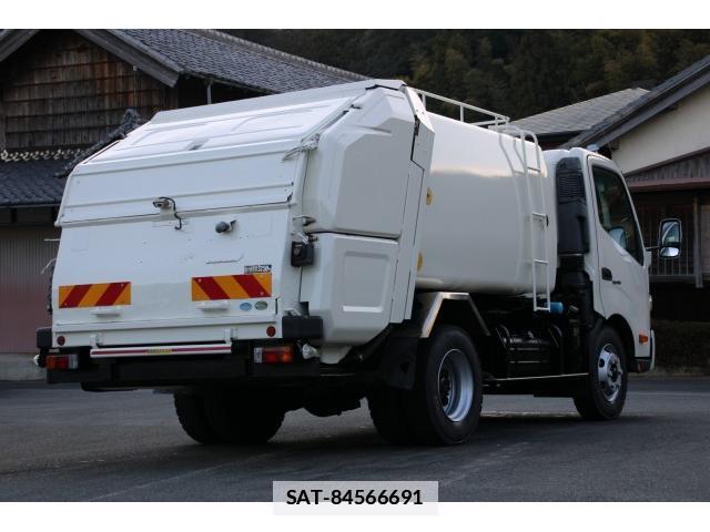 Hino DUTRO 2013-11 7793439-6