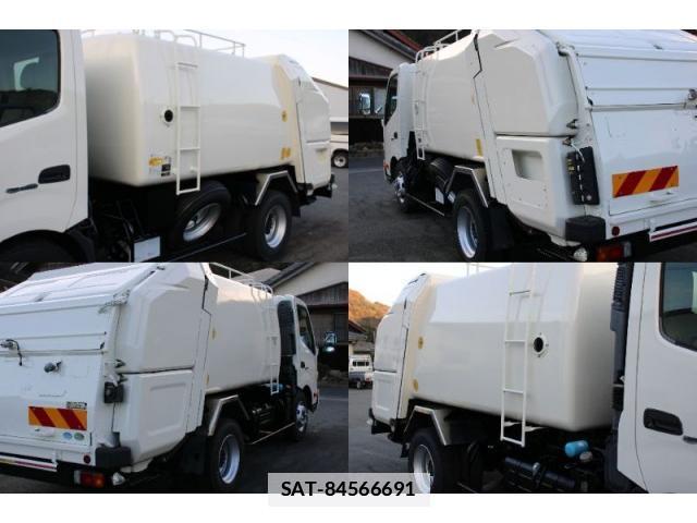 Hino DUTRO 2013-11 7793439-9