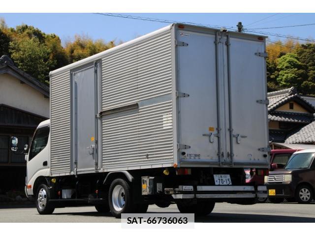 Hino DUTRO 2015-01 7793468-5
