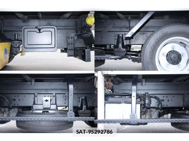Hino DUTRO 2013-03 7793488-17