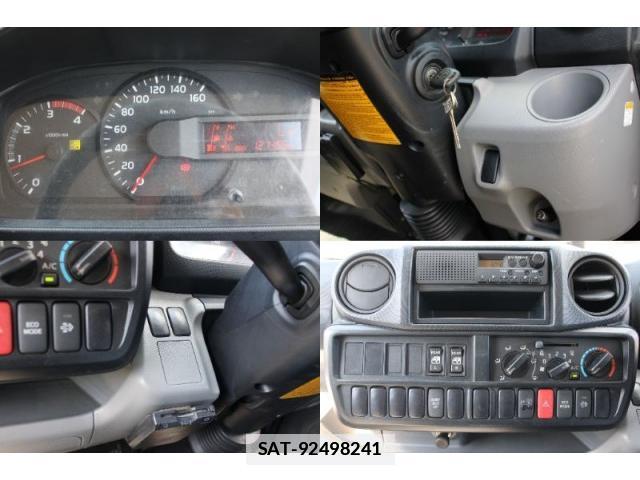 Hino DUTRO 2015-01 7793502-18