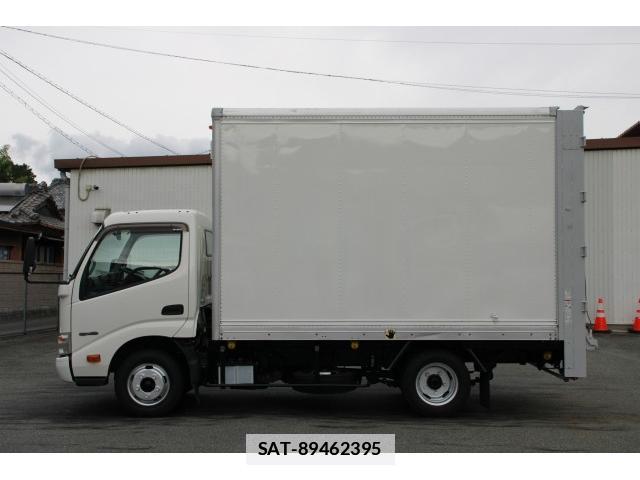 Hino DUTRO 2015-01 7793528-3