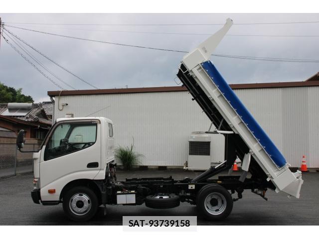 Hino DUTRO 2013-12 7793542-3