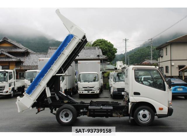 Hino DUTRO 2013-12 7793542-4