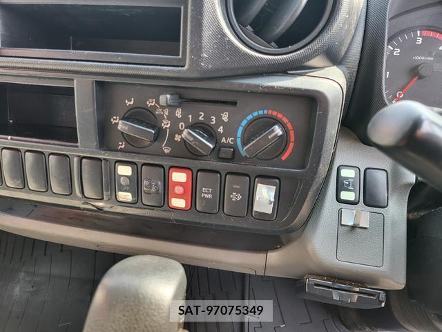Hino DUTRO 2011-12 7796695-16