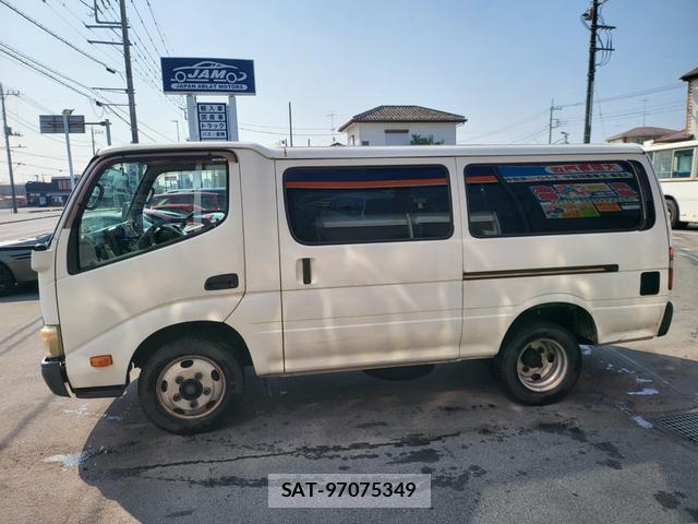 Hino DUTRO 2011-12 7796695-3