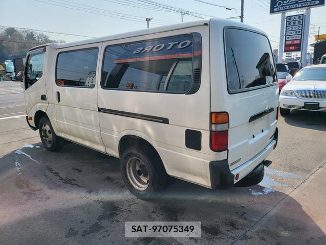 Hino DUTRO 2011-12 7796695-4