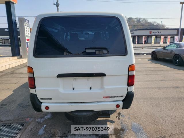 Hino DUTRO 2011-12 7796695-8