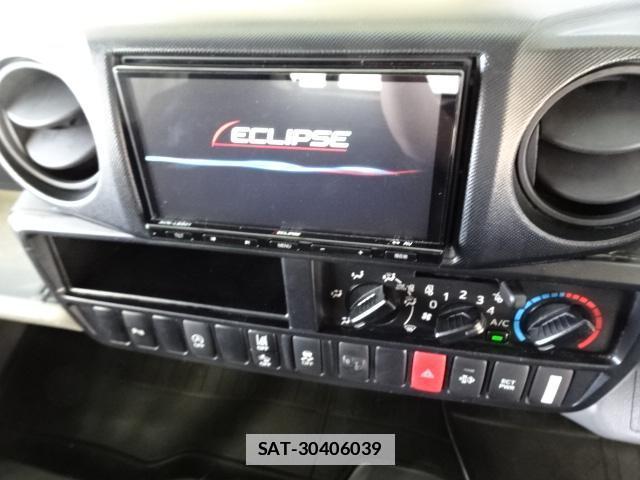 Hino DUTRO 2022-03 7796742-17