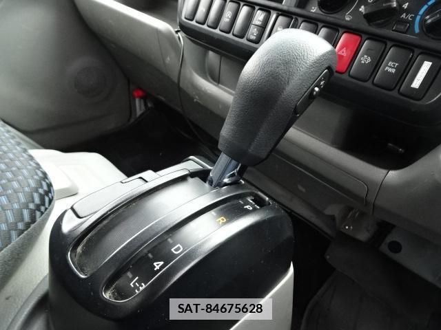 Hino DUTRO 2022-03 7796743-15