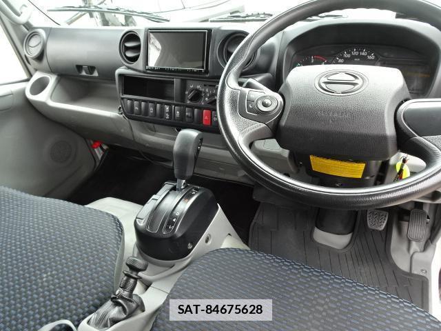 Hino DUTRO 2022-03 7796743-17