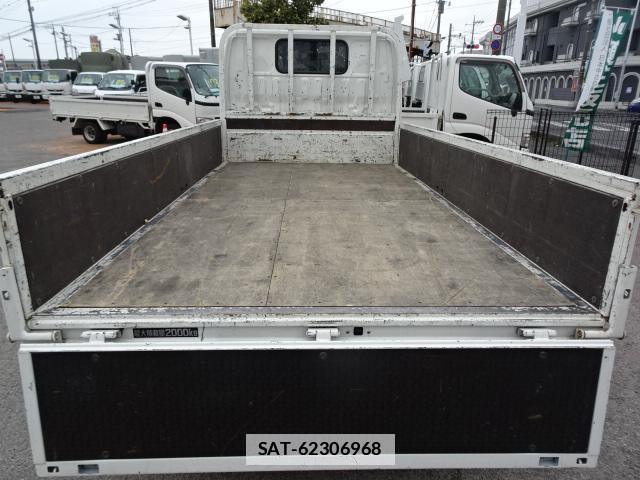 Hino DUTRO 2022-03 7796744-18