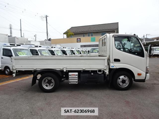 Hino DUTRO 2022-03 7796744-3