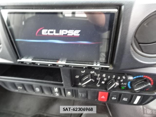 Hino DUTRO 2022-03 7796744-4