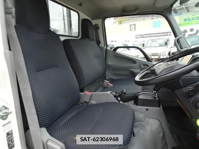 Hino DUTRO 2022-03 7796744-5