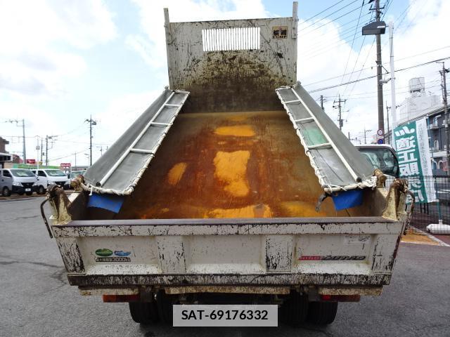 Hino DUTRO 2021-02 7796745-1