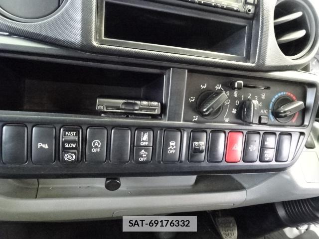 Hino DUTRO 2021-02 7796745-4