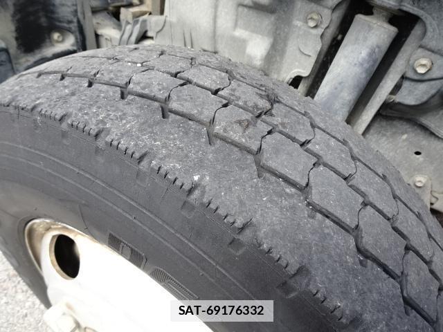 Hino DUTRO 2021-02 7796745-8