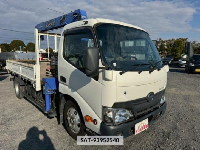 Hino DUTRO 2017 7797931-3