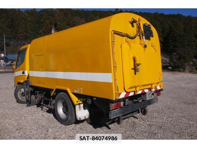 Hino DUTRO 2010-05 7798411-3