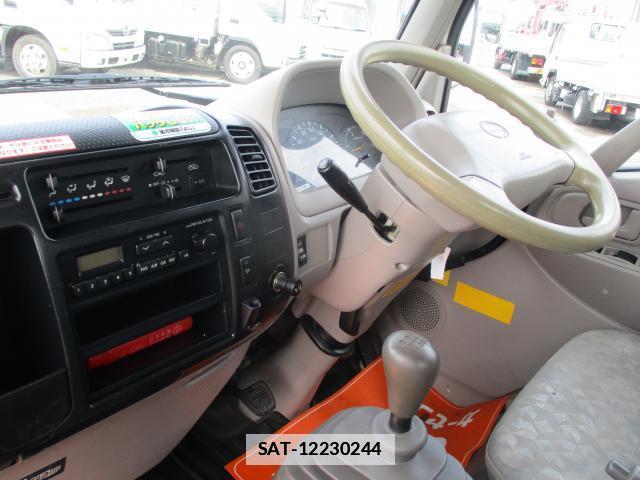 Hino DUTRO 2005-02 7799772-8