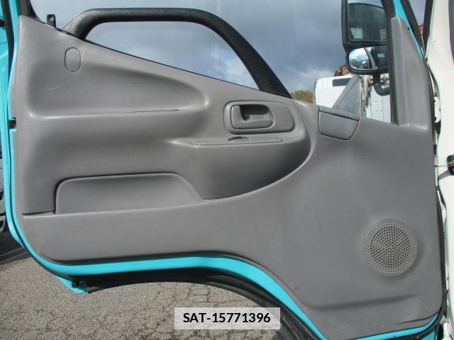 Hino DUTRO 2013-09 7799779-17