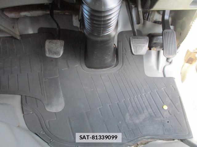 Hino DUTRO 2012-06 7799795-6