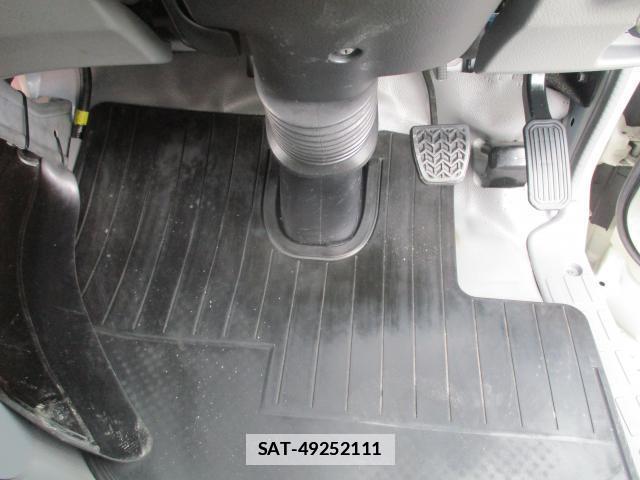 Hino DUTRO 2024-07 7799810-7