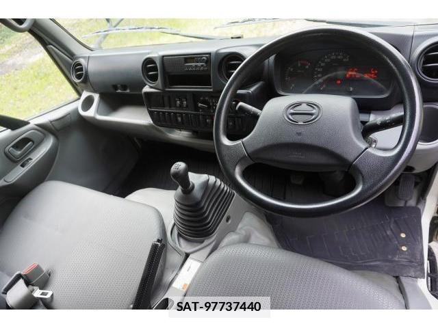 Hino DUTRO 2015 7800265-2