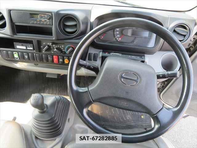 Hino DUTRO 2012-10 7800294-19