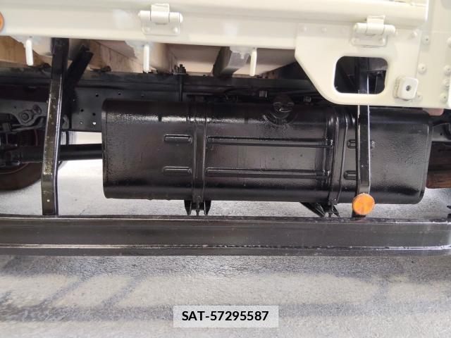 Hino DUTRO 2011-01 7801618-8