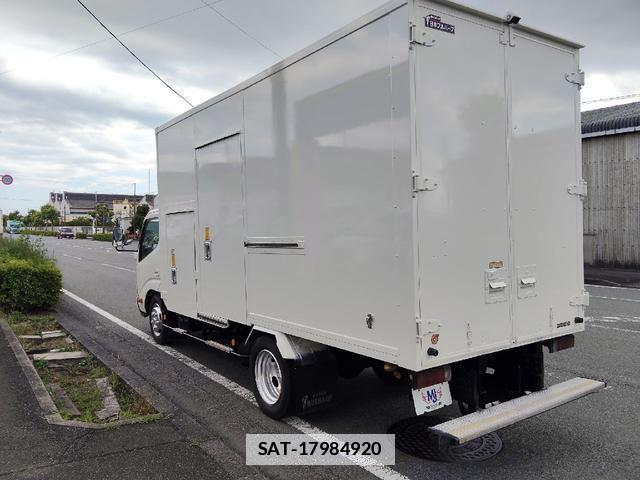 Hino DUTRO 2014-08 7801628-1