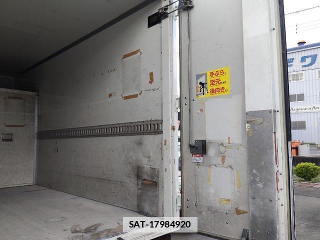Hino DUTRO 2014-08 7801628-18