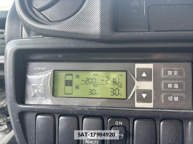 Hino DUTRO 2014-08 7801628-7