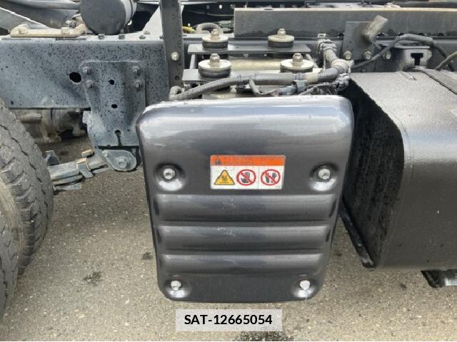 Hino DUTRO 2019 7802422-19