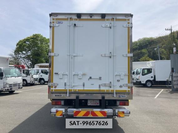 Hino DUTRO 2019 7802430-4