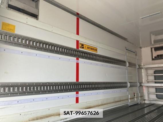 Hino DUTRO 2019 7802430-5
