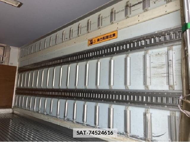 Hino DUTRO 2016 7802447-16