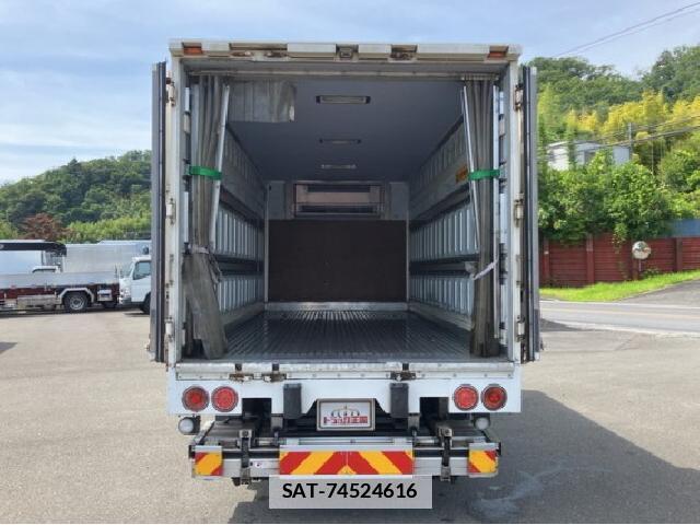 Hino DUTRO 2016 7802447-4