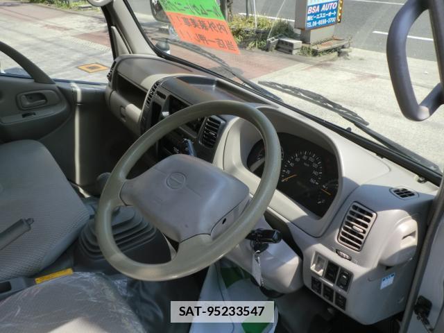 Hino DUTRO 2005-05 7802526-2