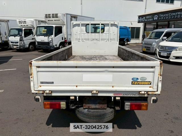 Hino DUTRO 2012-02 7805660-6