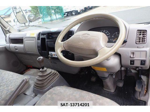 Hino DUTRO 2011-08 7806065-13