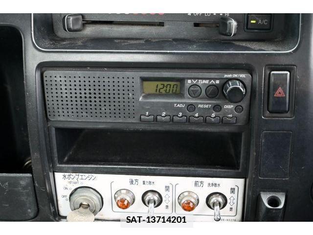 Hino DUTRO 2011-08 7806065-17