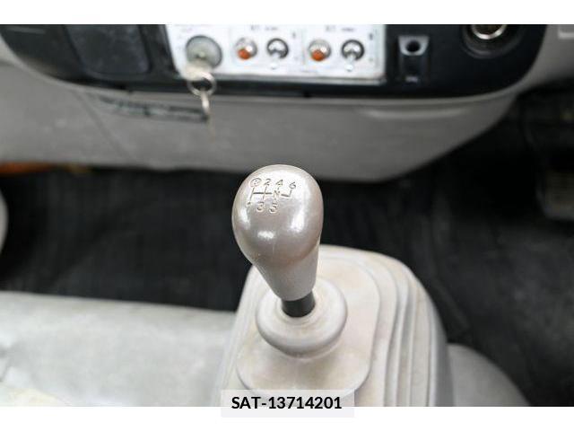 Hino DUTRO 2011-08 7806065-19