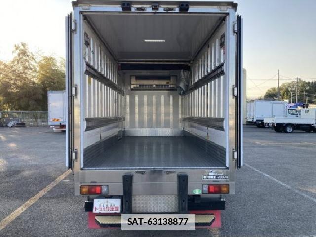 Hino DUTRO 2018 7808114-16