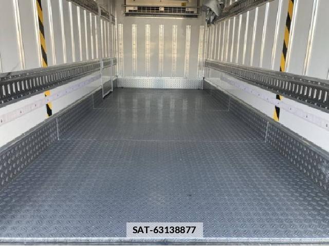 Hino DUTRO 2018 7808114-17
